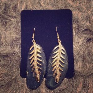 Women’s earrings